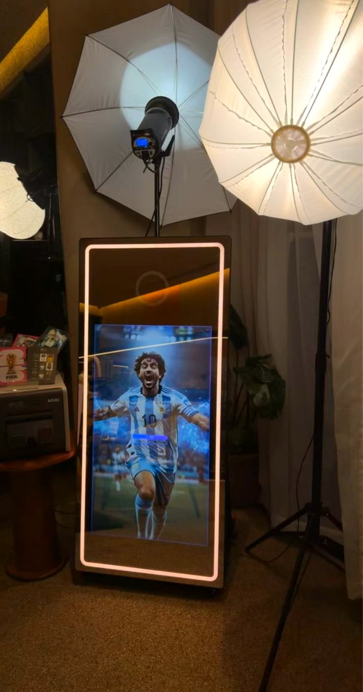 Souvenir mirror photo booth with studio lighting